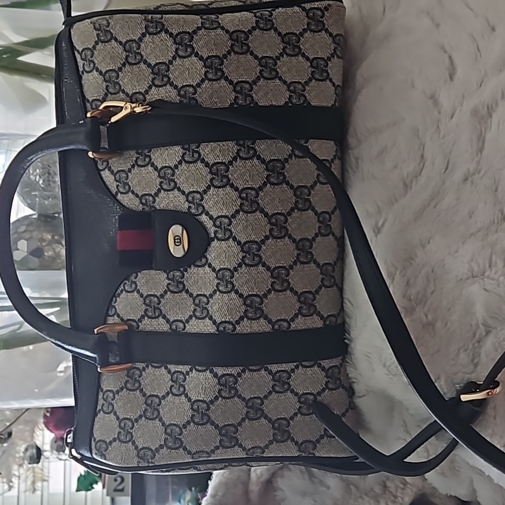 Gucci purse